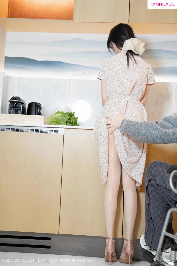 陈若依 抖娘利世 [XiuRen]高清写真图 2024.02.22 No.8130 利世 美腿丝袜第21张图片
